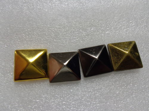 metal rivet pyramid-design, diff. col. 12mm, 10pc/pack