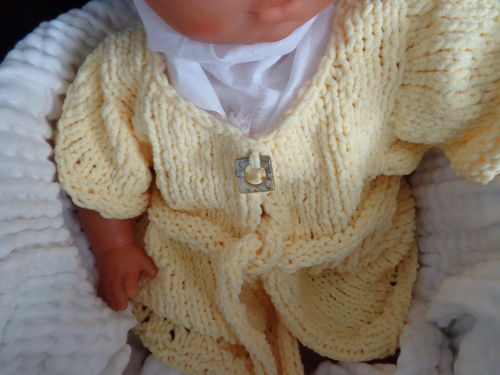Babyjacket pale yellow, chenille-yarn