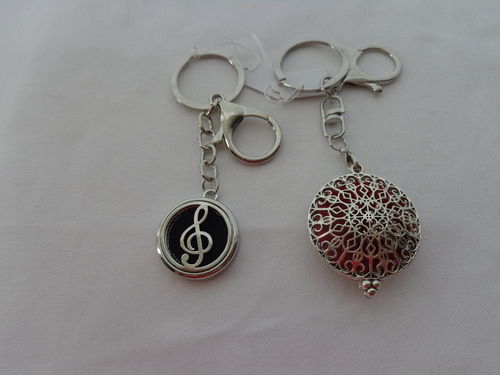 purse and key-ring with perfume-felt - diff designs
