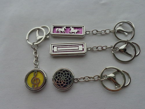 Taschen-/Schlüsselanhänger mit Filzpad für Parfum - versch.Designs